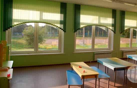 в школу
